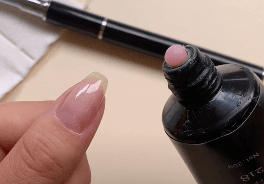 Polygel på naturnegle - Nailster Denmark