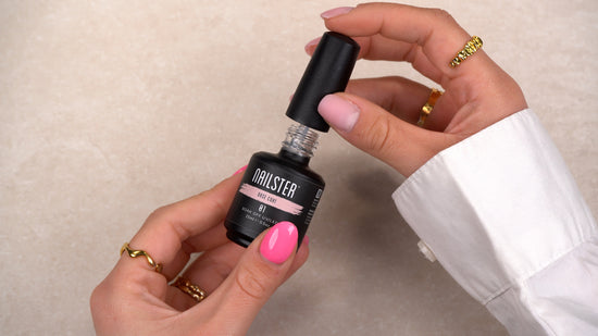2. Påføring af Base Coat (Før Gel Polish)