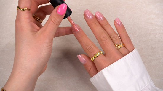3. Påfør gel polish (Pearl marble)