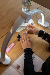 Curve LED Bordlampe | Nailster Denmark